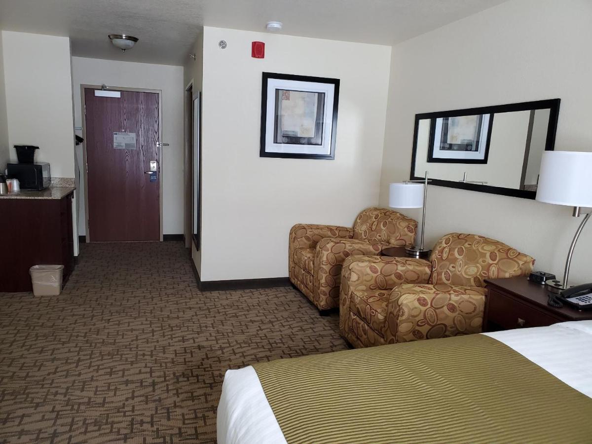 Cobblestone Inn & Suites - Barron Екстер'єр фото
