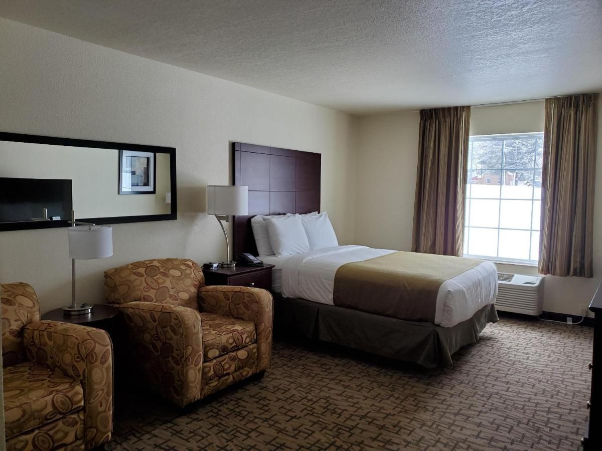 Cobblestone Inn & Suites - Barron Екстер'єр фото