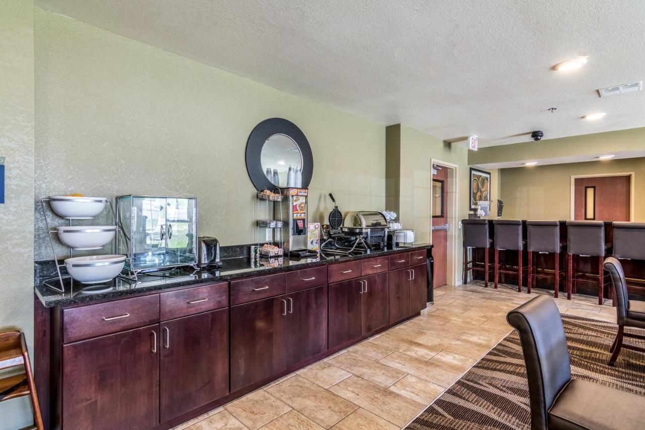 Cobblestone Inn & Suites - Barron Екстер'єр фото