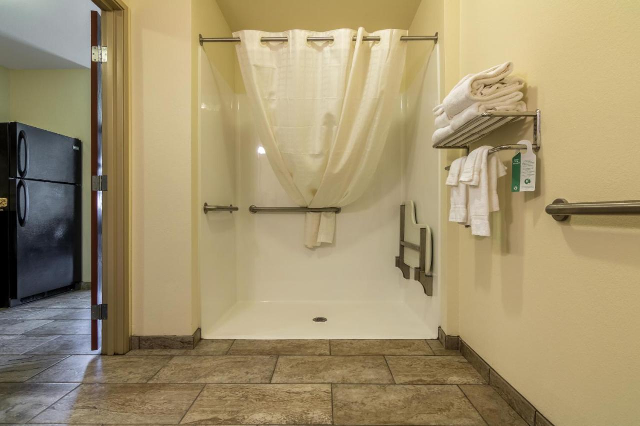 Cobblestone Inn & Suites - Barron Екстер'єр фото